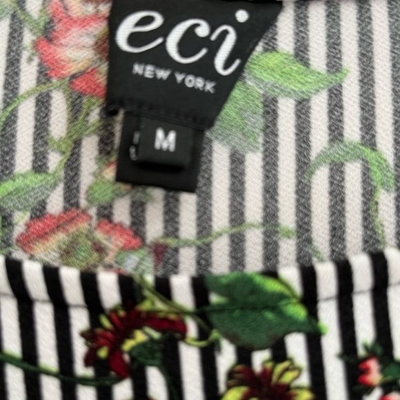 ECI Black Sheath Dress with Red and Green Bell Sleeves. M. I -8 - Picture 2 of 8